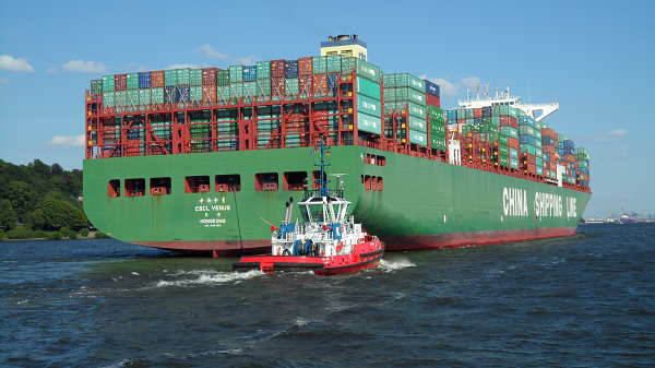 1280px CSCL Venus on the Elbe with Destination Hamburg Photo of stern