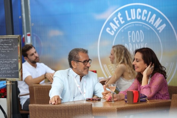 Cafe Lucciana600