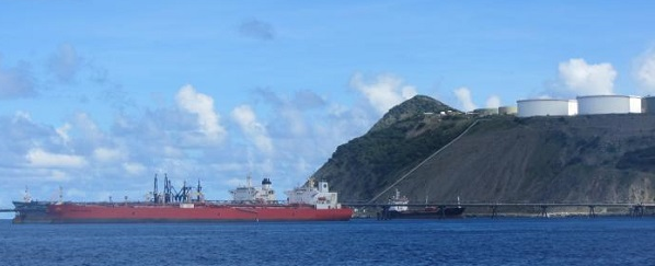 Stati Eustatius oil refinery and tanker wikimapia cropped 600 thin