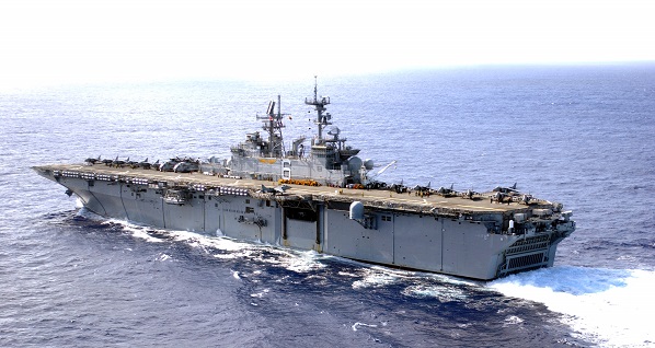 US Navy 030127 N 1352S 009 The amphibious assault ship USS Bonhomme Richard LHD 6
