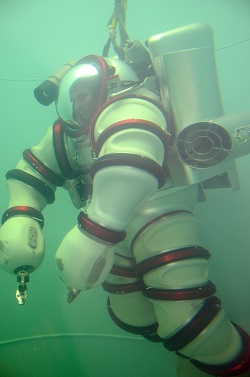 exosuit underwater full body 250