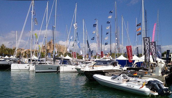 palma boat show yachts with cathedral 600